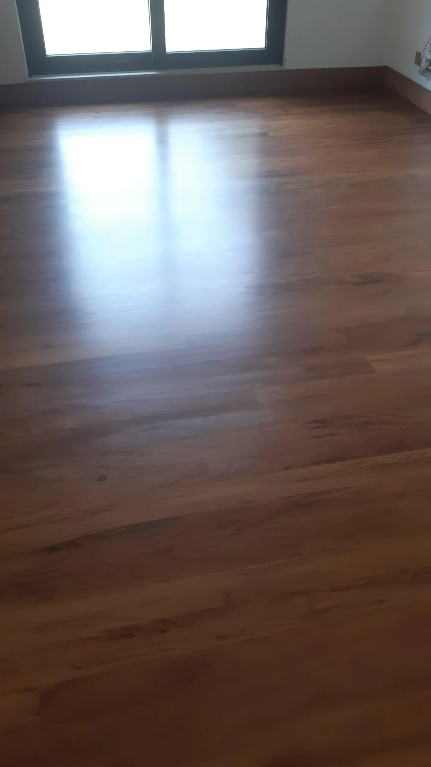 Piso de madeira com acabamento Synteko brilhante em São Paulo