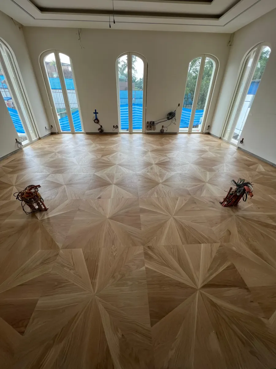 Piso de madeira com acabamento Bona em São Paulo