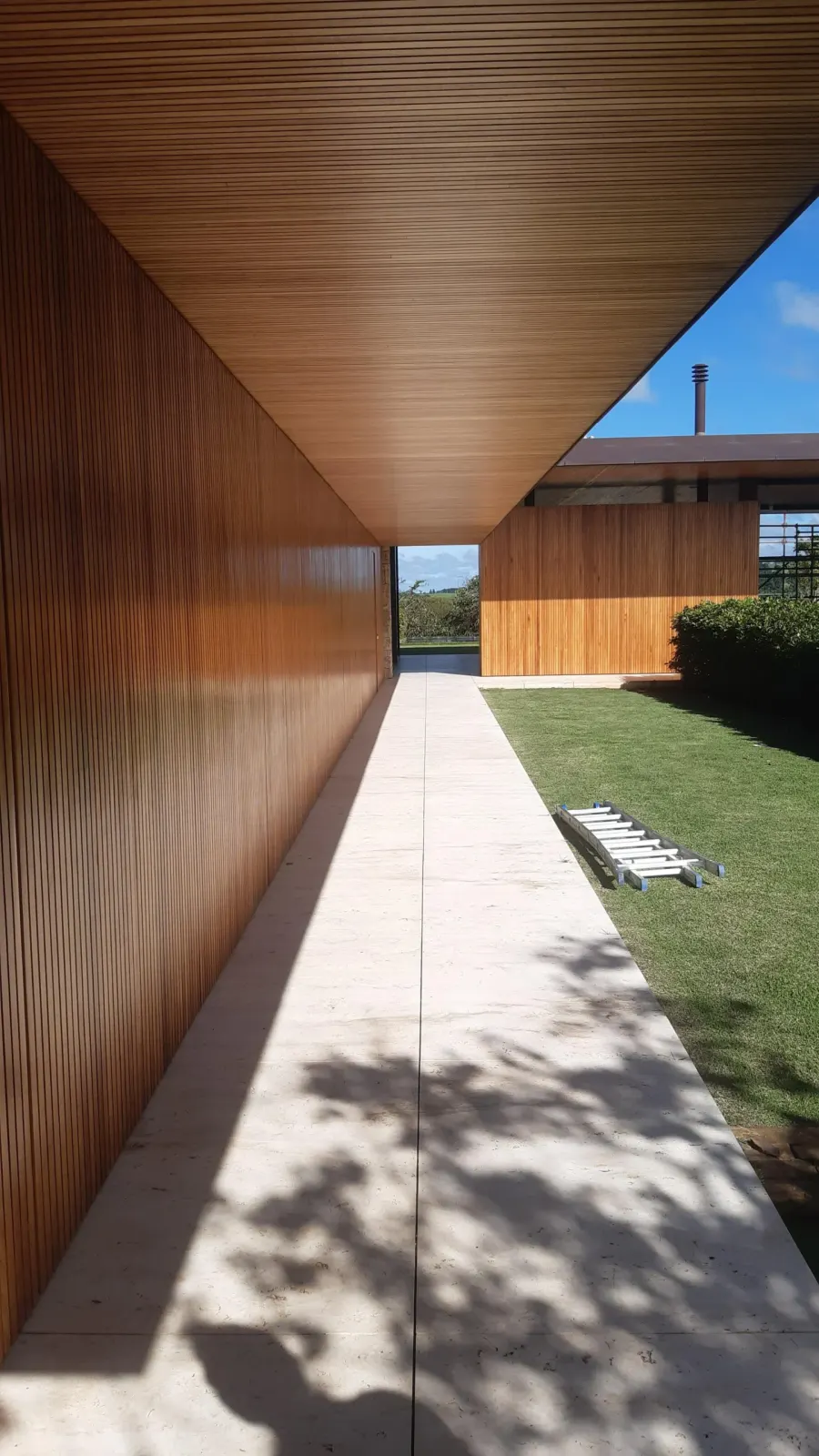 Piso de madeira restaurado por completo em São Paulo