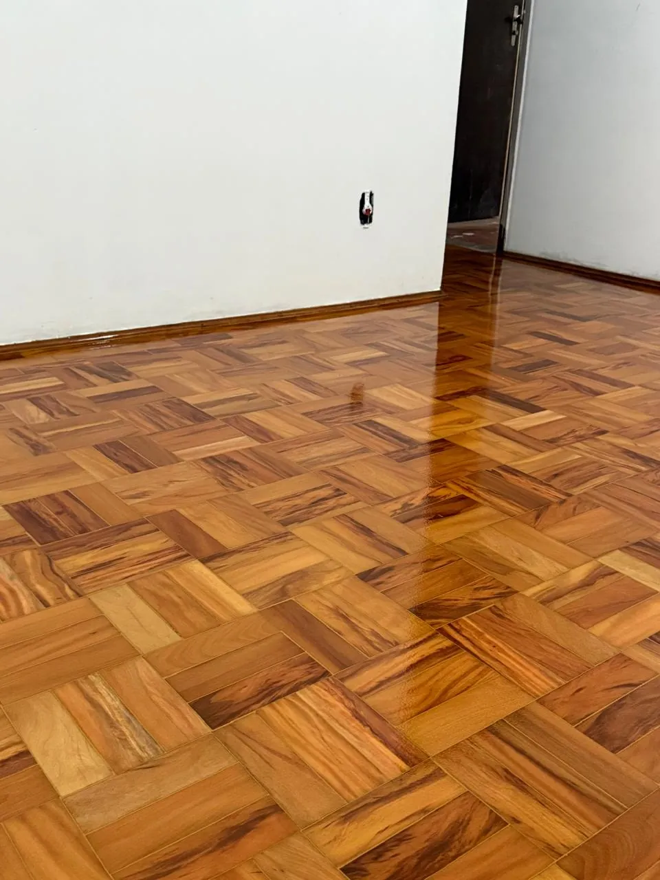 Piso em mosaico restaurado, resultado final do orçamento fechado