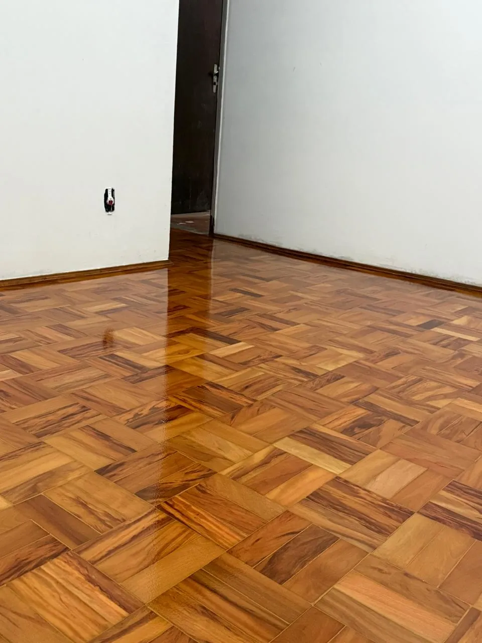 Restauração de piso em mosaico tijolinho, quarto